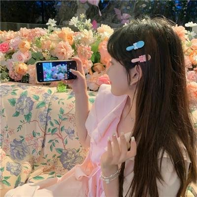 绿茵春色